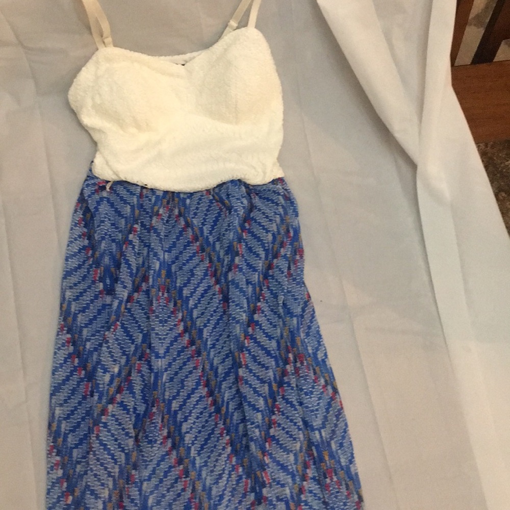 Dress - Picture 3 of 5
